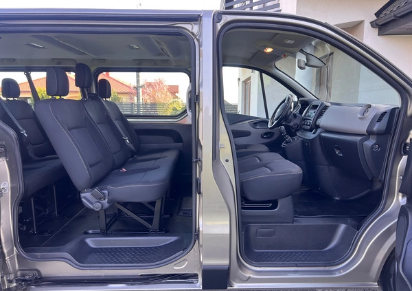 Renault Trafic cena 104998 przebieg: 80000, rok produkcji 2018 z Płock małe 497